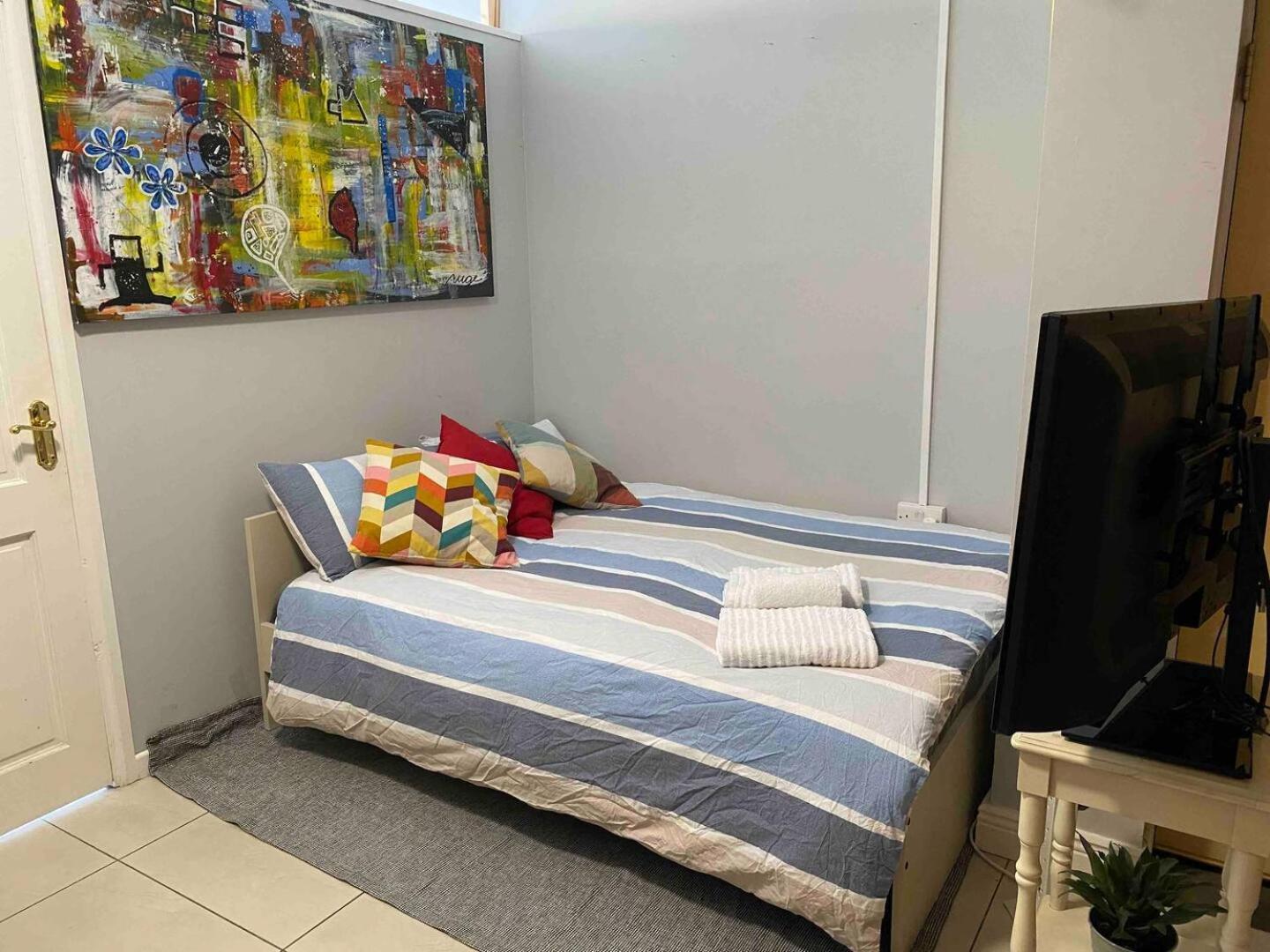 & Cozy Artistic Loft - Walk Everywhere Apartment Dublin