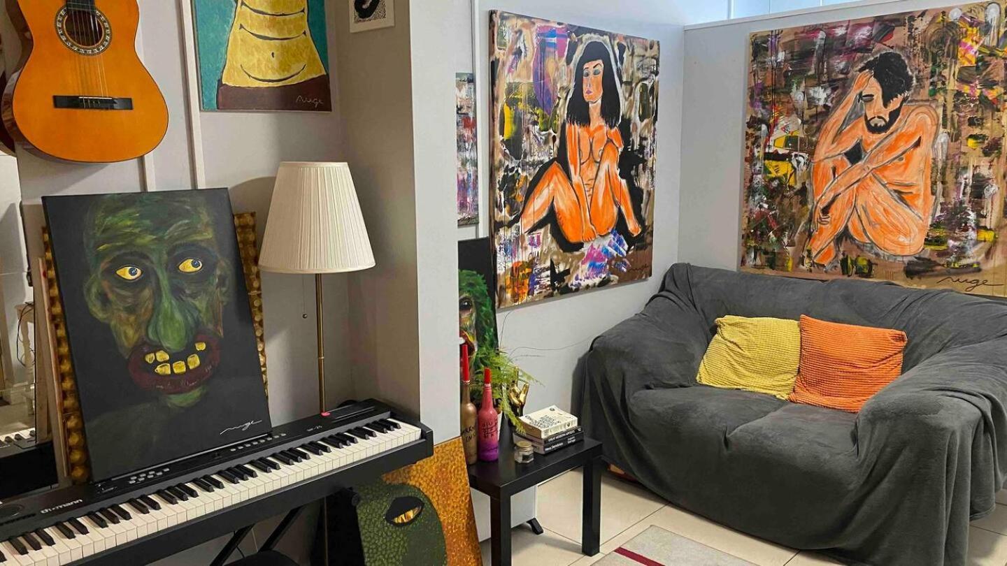 & Cozy Artistic Loft - Walk Everywhere Apartment